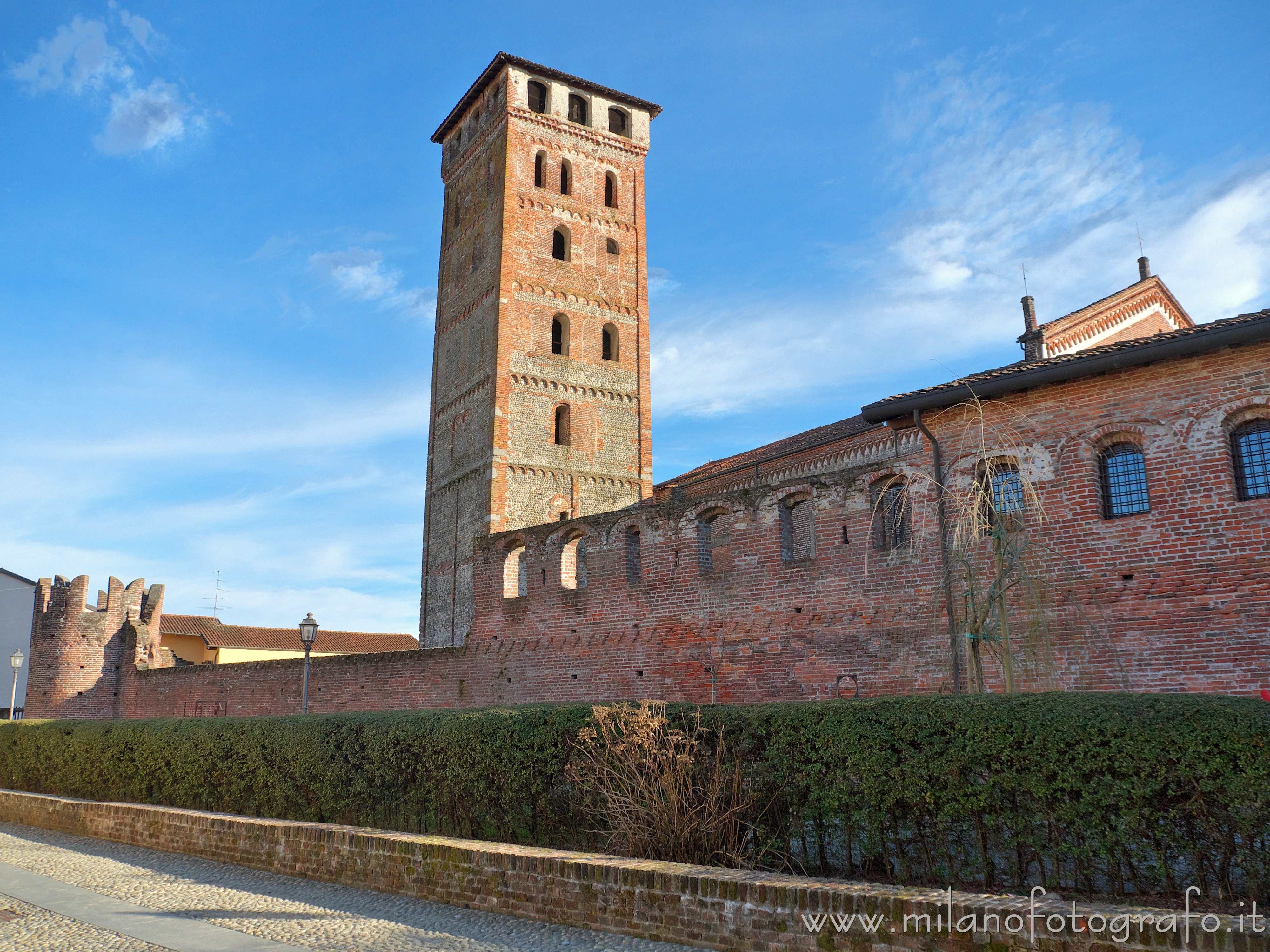 San Nazzaro Sesia (Novara) - Lato settentrionale dell'Abbazia dei Santi Nazario e Celso